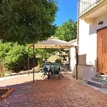 Tanca Noa Vila *
